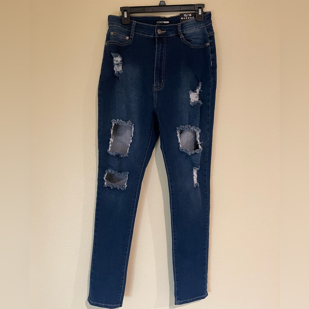 Fashion Nova skinny jeans